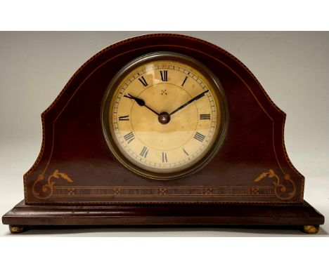 An Edwardian inlaid mahogany mantel clock, 25cm wide 