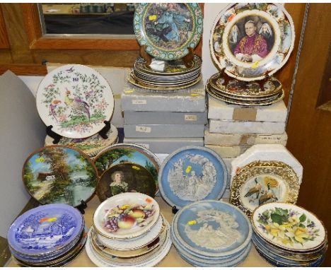 VARIOUS COLLECTORS PLATES, (mostly boxed), to include two Royal Worcester 'Exotic Butterflies', two 'Fabulous Birds' and two 