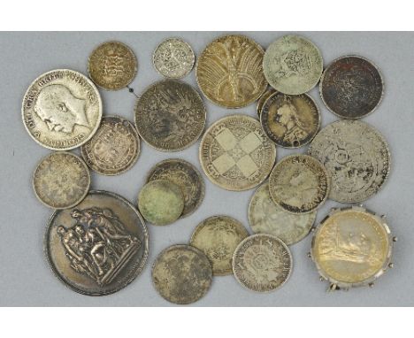 A MIXED LOT OF SILVER COINS