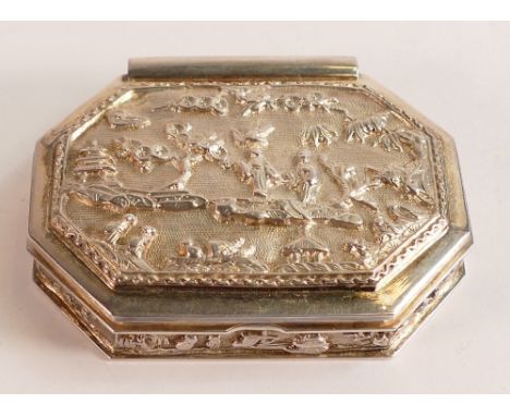Quality Silver ornate presentation snuff box, hallmarked for London 1979,limited edition, 108.2g, in presentation box. 