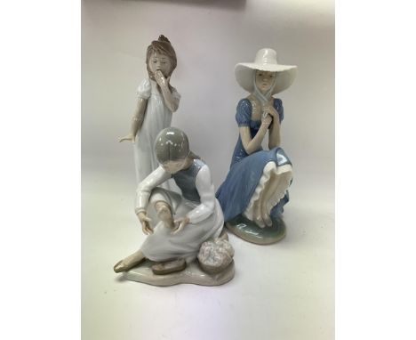 3 NAO porcelain figurines, tallest 30cm.