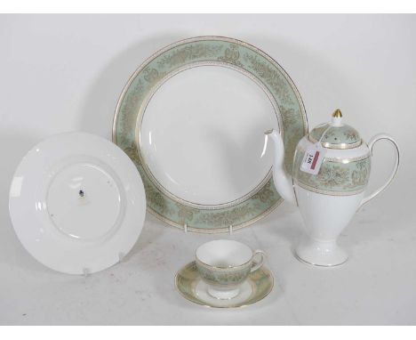 An extensive collection of Wedgwood Gold Columbia pattern tableware to include part tea and coffee service, soup tureen, meat