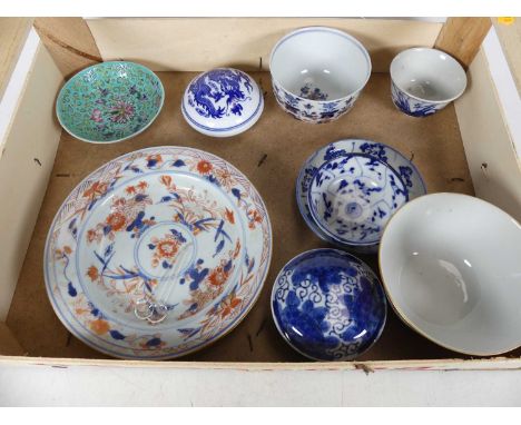 A collection of oriental ceramics to include Chinese Imari porcelain tea bowl, and a Chinese box and cover, underglaze decora