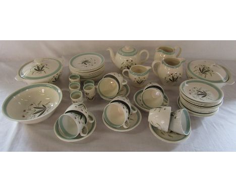 2 boxes of Alfred Meakin 'Hedgerow' part dinner / tea service&nbsp; - sample shown (2 cups and a saucer with chips) inc soup 
