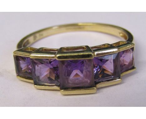 9ct gold 5 stone amethyst dress ring size R total weight 2.6 g