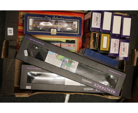 Lima OO gauge diesel locomotive class 33030 EWS L204660, boxed,, two Realtrack models OO gauge platform, wagons, boxed etc.