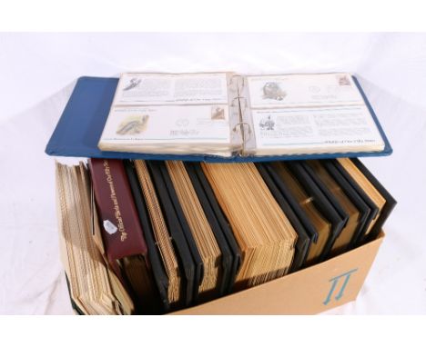 UNITED STATES OF AMERICA USA first day cover and stamp collections to include 1986 Presidents, 1987 American Wild Life, Wild 