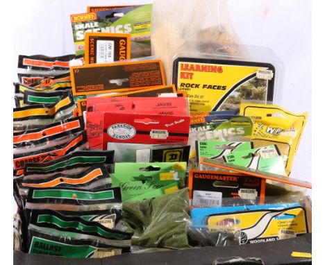 Hornby, Bachmann, Woodlands Scenics, Peco and other OO gauge model railway layout accessories to include grass, turf, water, 