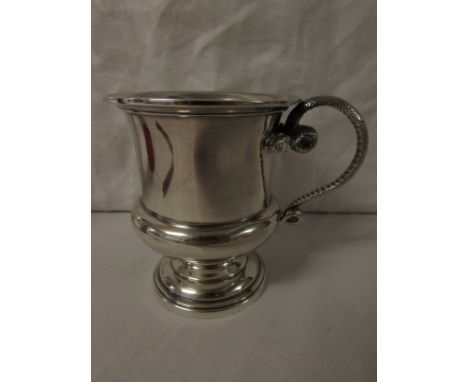 Silver cup with double-headed serpent handle, marks for London, 1913, maker's stamp C S Harris & Sons Ltd, height 10cm, 6.2oz