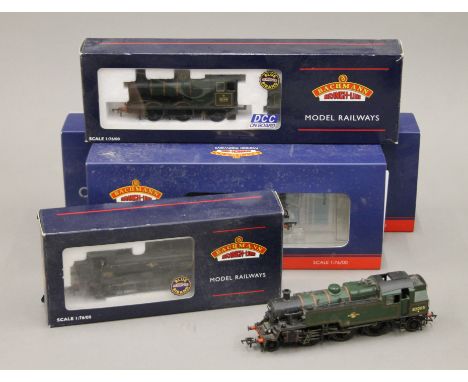 A quantity of train set accessories, trains, carriages, etc., including boxed Bachmann locomotives.