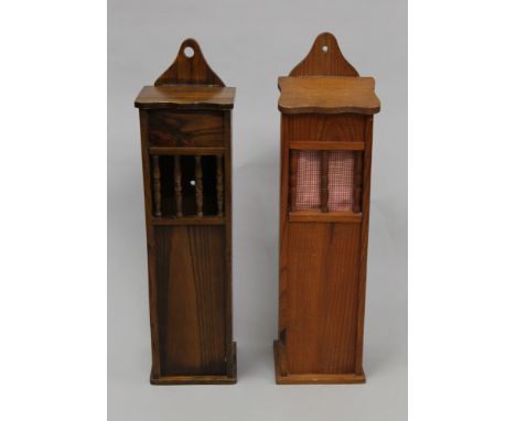 Two vintage baguette boxes. 85 cm high.