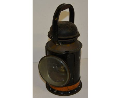 BR(W) three aspect hand lamp with original burner, 31cms high max