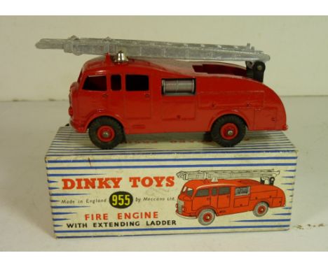 DINKY - 555 Fire Engine with extending ladder in box for 955 Fire Engine ++fire engine v good, box good