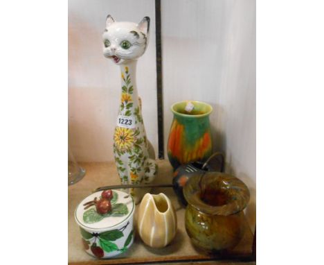 A small quantity of assorted ceramics and glassware including Mdina glass vase, vintage Italian pottery long necked cat figur