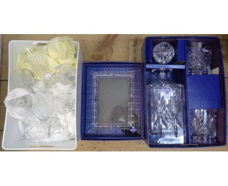 A quantity of Edinburgh glassware comprising crystal whisky decanter with two glasses set, a similarly boxed Edinburgh crysta