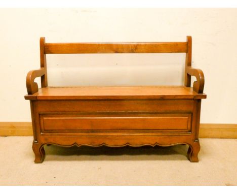 A heavy light oak lift up hall seat 43" wide   The items have a few barely visible scratches but apart from the item is in go