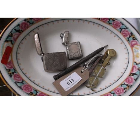 The contents of a Royal Doulton bowl incl. set of sovereign scales, silver propelling pencil, cased silver pencil, silver whi