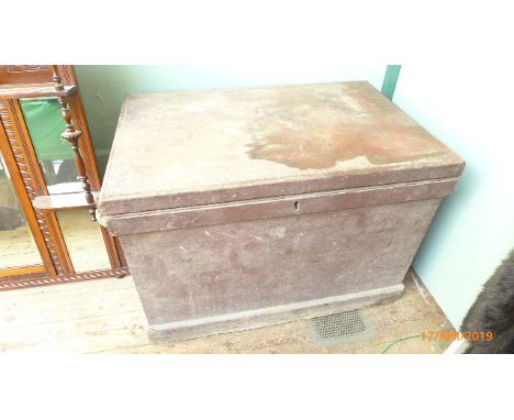 Large painted cabin/storage trunk with rope work handle
