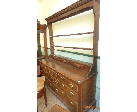 FINE GEORGIAN OAK DRESSER, THE UPPER PORTION FITTED TWO DISPLAY SHELVES AND CARVED FRIEZE TO TOP, INSET THREE SMALL BASE DRAW