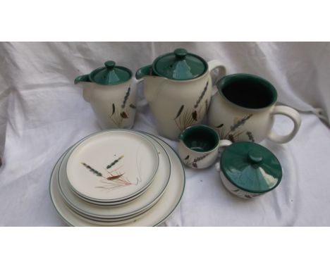 Further selection of Denby 'Green Wheat' incl. teapot, meat and side plates etc. (approx. 23 pieces)