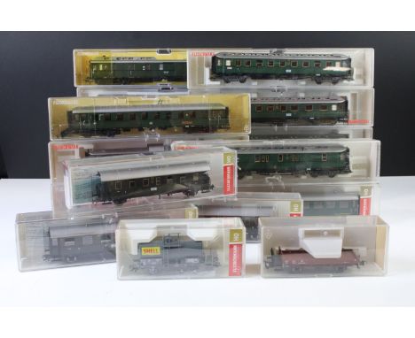 18 Cased Fleischmann HO gauge items of rolling stock to include 5080, 5638, 5079, 507305, 542607, 5253, 507503, 5081, 5600, 5