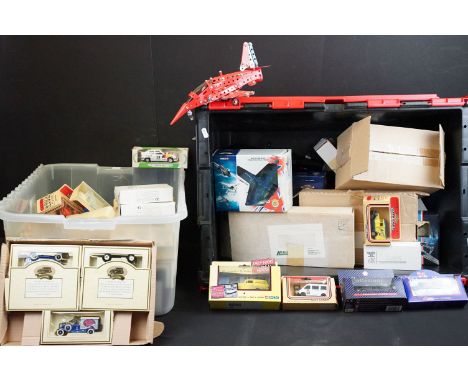 Collection of diecast models featuring boxes / unboxed examples to include Lledo Days Gone (boxed &amp; unboxed), Corgi Aviat