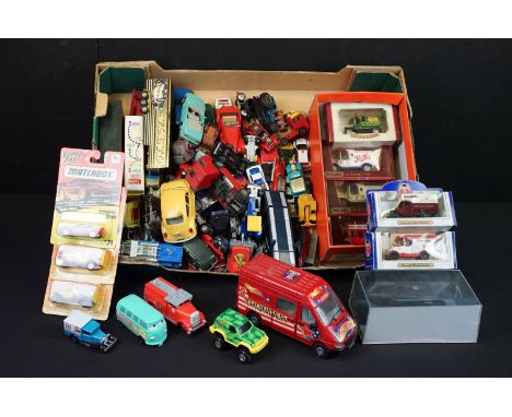 Quantity of boxed and unboxed diecast models to include 3 x carded Matchbox, 3 x boxed Oxford Diecast, 3 x boxed Matchbox Mod