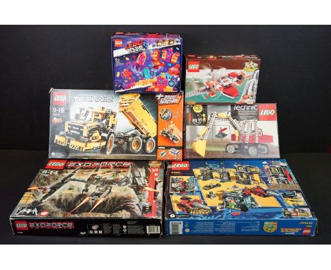 Lego - Six boxed Lego sets featuring 6860 The Batcave, 7707 Striking Venom, 8264 Hauler, 8851 Excavator, 5935 Island Hopper &