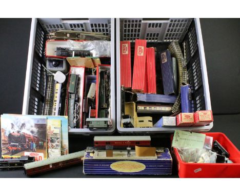 Collection of Hornby Dublo 3 rail model railway to include locomotives, boxed &amp; unboxed rolling stock, boxed TPO Mail Van