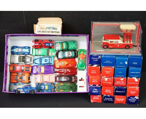 Collection of boxed and unboxed diecast models to include 21 x Corgi diecast models, 1 x cased Corgi Original Omnibus and sma