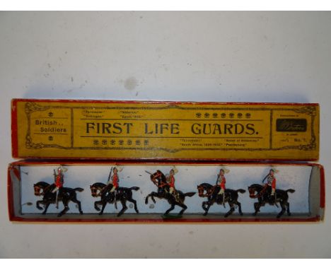 Britains set 1, 1st Life Guards FOURTH VERSION, movable arms with aiguillettes,  officer with rectangular base, in original p