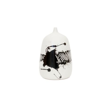 EMILIO SCANAVINO (1922-1986) Vaso ceramica h cm 23 Ø cm 14esemplare 38/50firmato e numerato sul fondoVaseceramic h 9 05 in Ø 