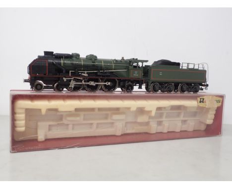 Rivarossi 1341 HO scale E22 4-6-2 Pacific in S.N.C.F. livery, boxed 