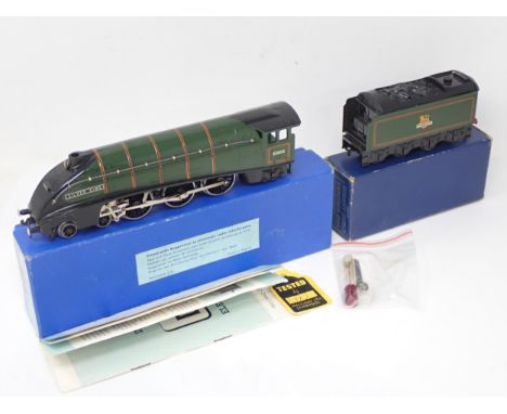 Hornby Dublo EDL11 gloss 'Silver King' Locomotive, unused. Locomotive in mint condition showing no signs of use to pick ups, 