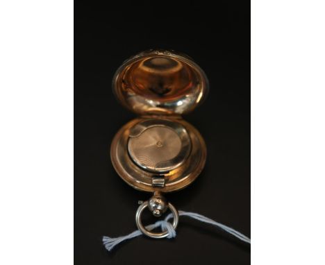 Dennison Gold Plated Sovereign case with floral engraved case 