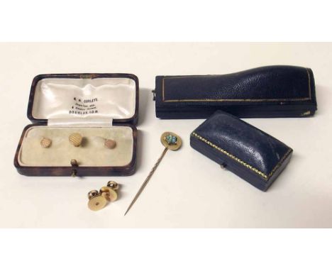 Pair 9ct gold shirt studs; three 9ct gold shirt studs; stick pin Condition report: see terms and conditions