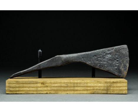 Ca. 900-1000 ADThis iron battle axe features a rounded socket and a long head, flaring towards the blade.Further information 