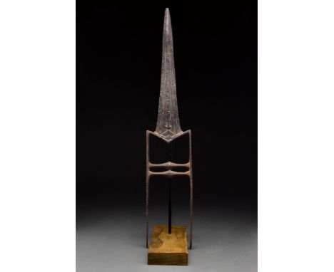 Post-medieval, Ca. 1600-1800 ADAn iron katar dagger or knuckleduster comprising a two-part, bulging grip with guard and leaf-