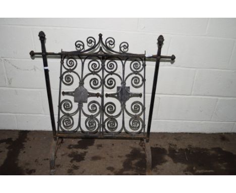 VINTAGE WROUGHT IRON FIRE SCREEN WITH FOLDING PANEL, WIDTH APPROX 81CM