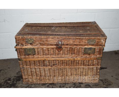 LARGE WICKER TRAVELLING TRUNK, LENGTH APPROX 82CM