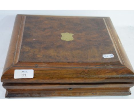 BOXED SET OF MOTHER OF PEARL HANDLED CUTLERY