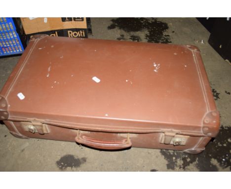 VINTAGE LEATHER SUITCASE