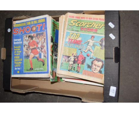 BOX CONTAINING VARIOUS VINTAGE COMICS INCLUDING SCORCHER, SHOOT ETC
