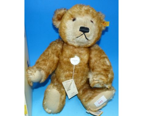 A Steiff teddy bear with original box and label:  "Petsy", 1928 Classic