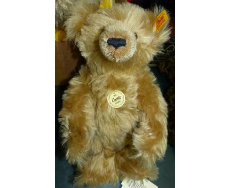 A modern Steiff gold coloured mohair Classic Teddy Bear Mr Cinnamon, 30, No 188, with tags, length 12"