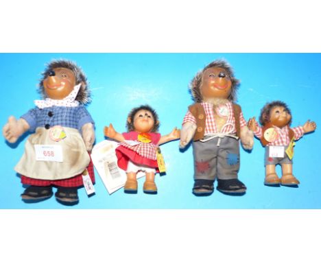 A Steiff hedgehog family:   Mecki & Micki, both 17 cm (boxed; Macki & Mucki, unboxed