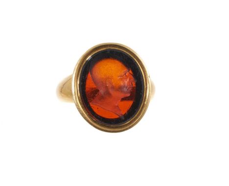 18th /early 19th century signet ring with an oval intaglio possibly of a much earlier date, the intaglio depicting a classica