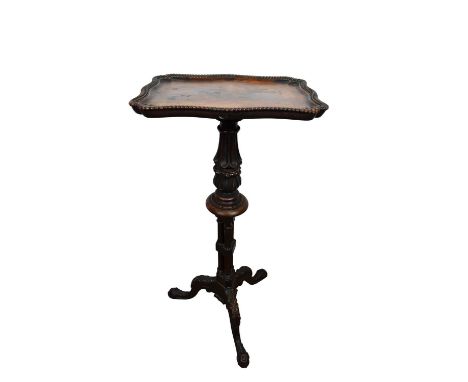 Good quality Gillows style mahogany kettle stand, with dished beaded shaped top on carved knopped and cluster column and trip