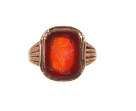 George III gold signet ring with an intaglio carved carnelian seal depicting a portrait bust of a gentleman in profile, in ro