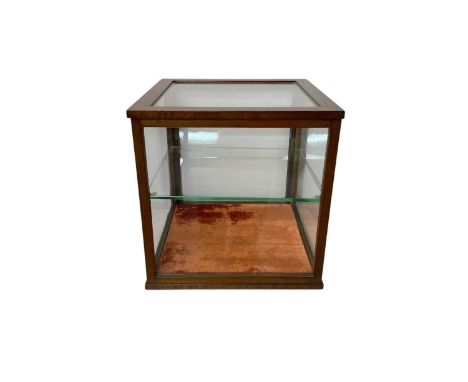 Good quality early 19th century mahogany shop's counter top display cabinet, with glass shelf and hinged door to rear, 38cm w